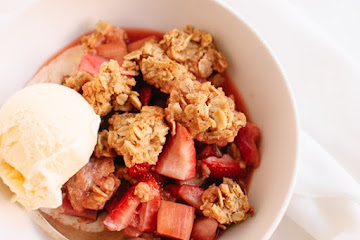 Strawberry Rhubarb Crisp