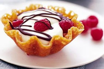 Lemon & raspberry baskets