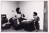 Deelneemster met kleinkind tijdens een Vormingsweekend