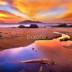 Golden reflection by Dany Fachry - Landscapes Beaches