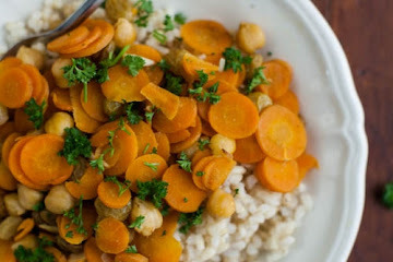 Cumin Braised Carrots and Chickpeas