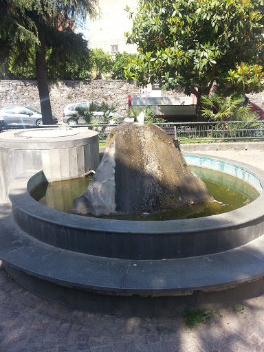 Fontana Di Via G. Verdi